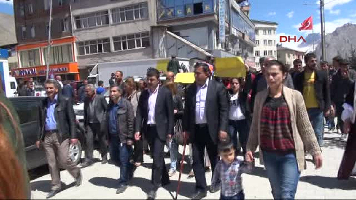 Hakkari\'de BDP\'li Gençlerden \'Karakol\' Eylemi