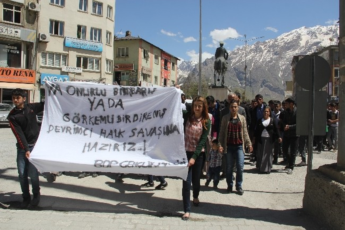 Hakkari\'de Karakol Yapılması ve Tutuklamalar Protesto Edildi