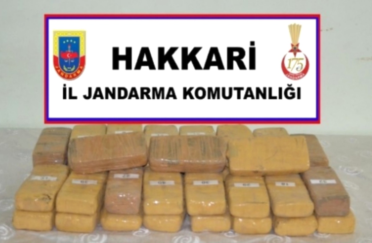 Hakkari\'de Kaza Yapan Araçta 21 Kilo Eroin Bulundu