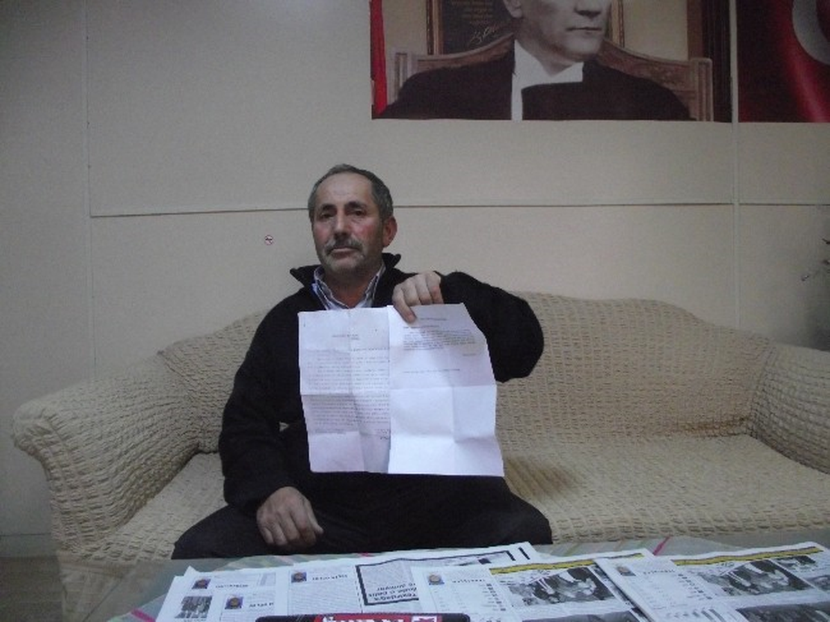 Halı Saha Yüzünden Evini Satıyor