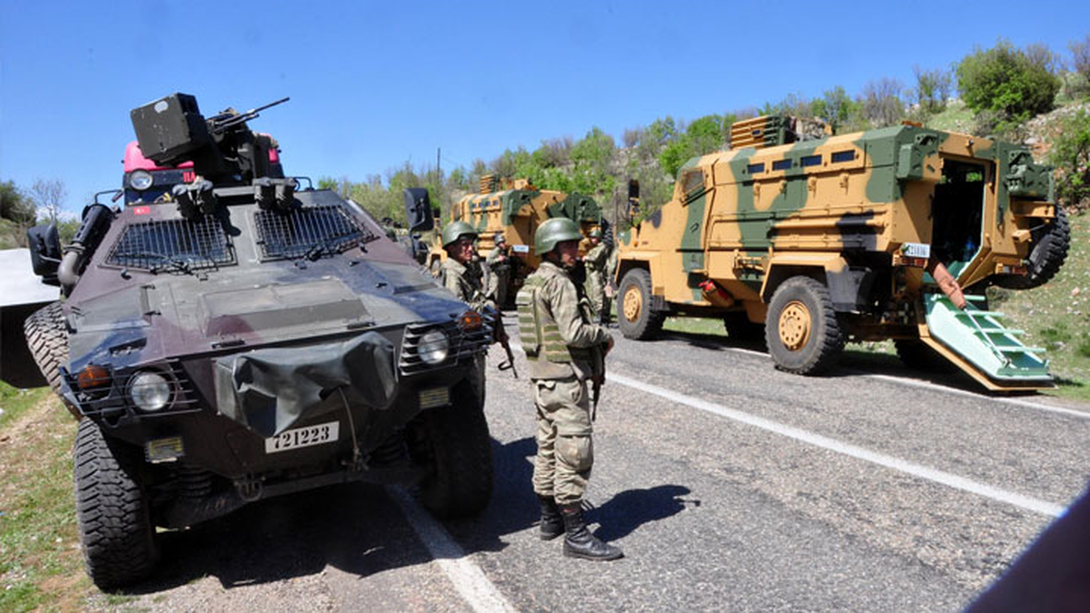 HDP\'liler Kaçırılan Uzman Çavuşlar İçin Lice\'ye Hareket Etti