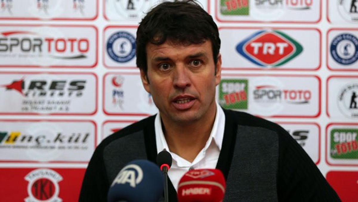 İstanbul Büyükşehir Belediyespor Teknik Direktörü Arslan Açıklaması
