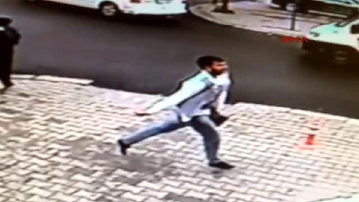 Yaşlı Kadınları Önce Takip Ettiler Sonra Kapkaç Yaptılar