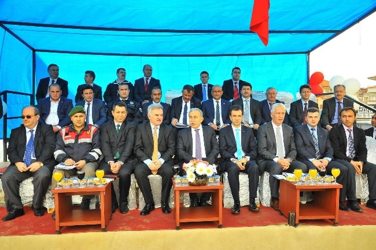 Karasu Meslek Yüksekokulu Ek Binasının Temeli Atıldı