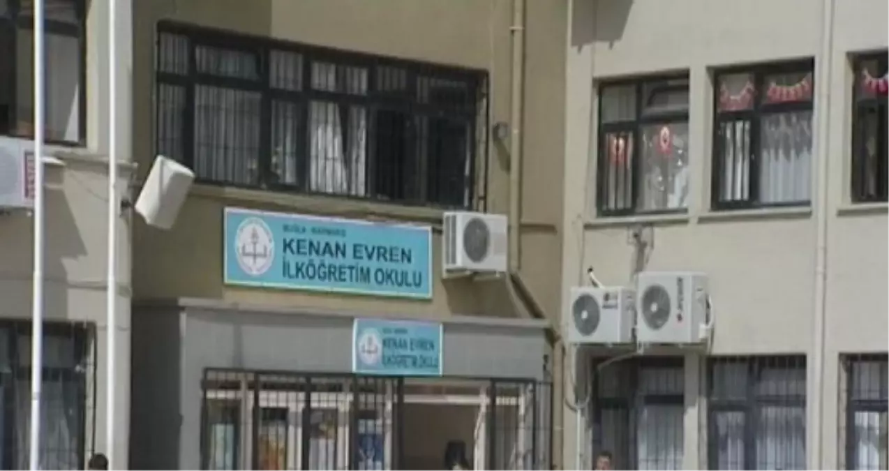 Kenan Evren\'in Adı Marmaris\'teki Okullardan Kaldırıldı