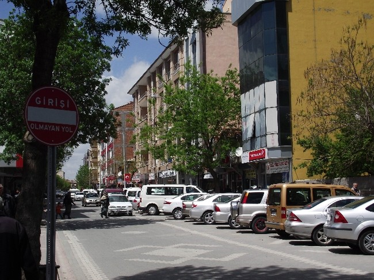 Kulu\'da Araç Trafiği Akışı ve Park Alanları Değiştirildi