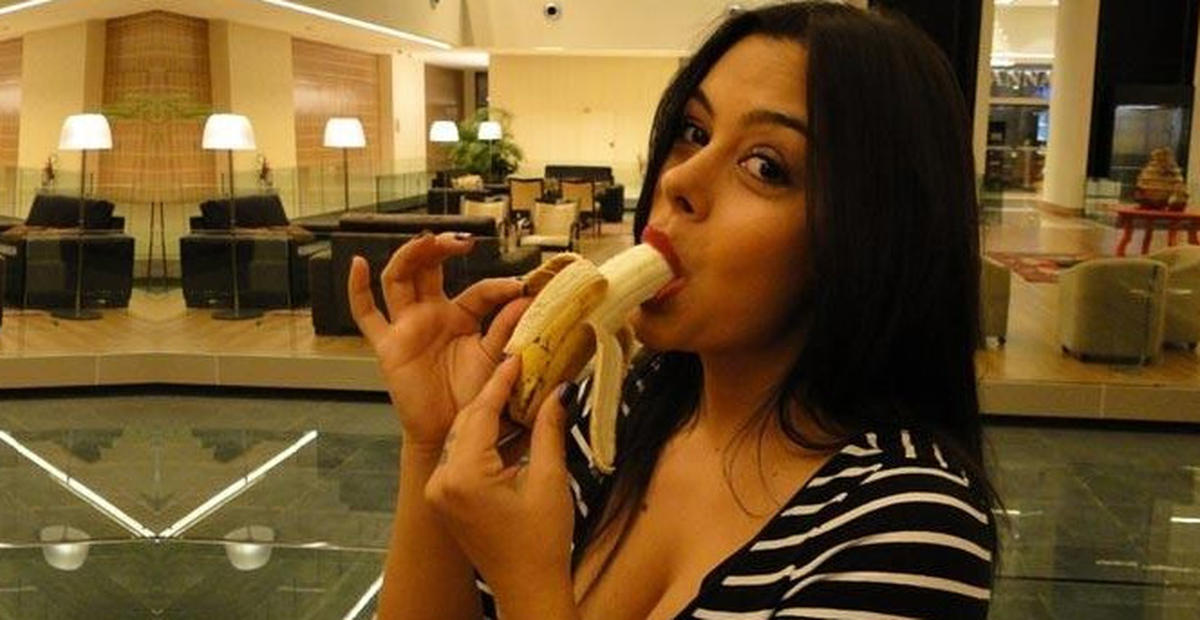 Larissa Riquelme'den Alves'e Destek