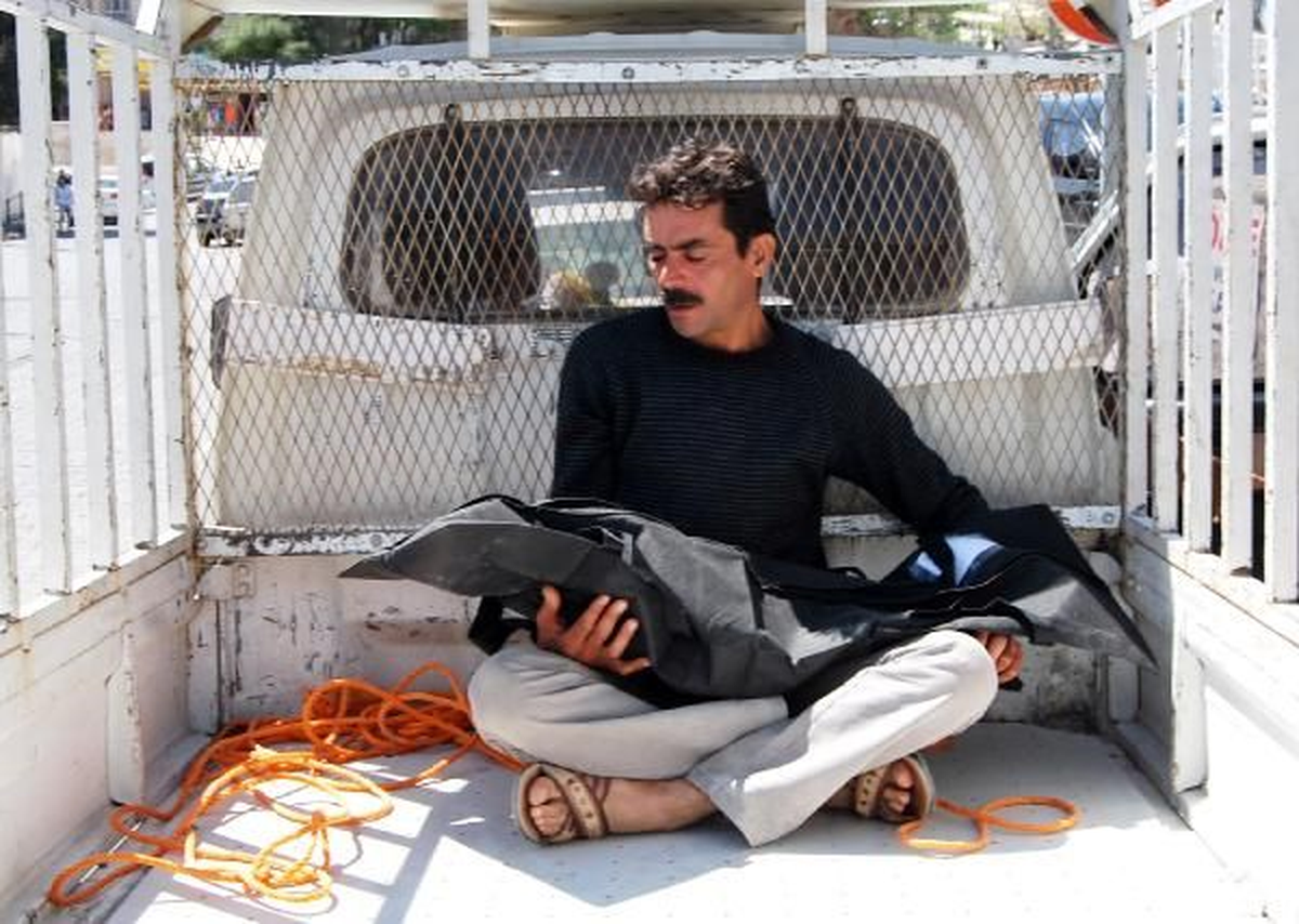 Urfa\'da Lastiğine Kıyafet Takılan Motosiklet Devrildi: 1 Ölü