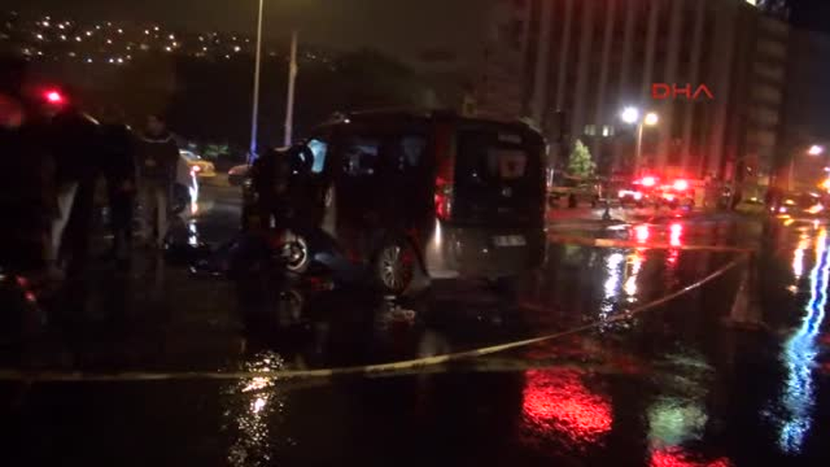 Motosikletle Hafif Ticari Araç Çarpıştı: 1 Ölü