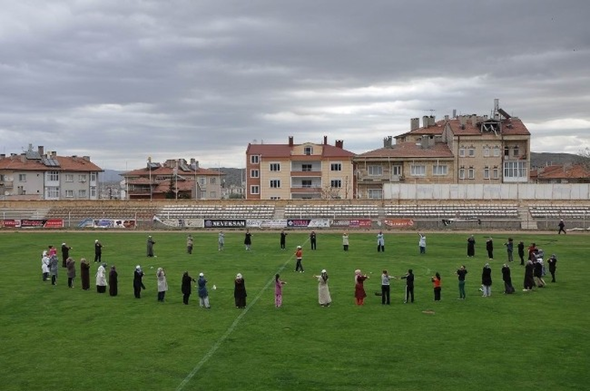 Nevşehirli Bayanlar Güne Sporla Başlıyor
