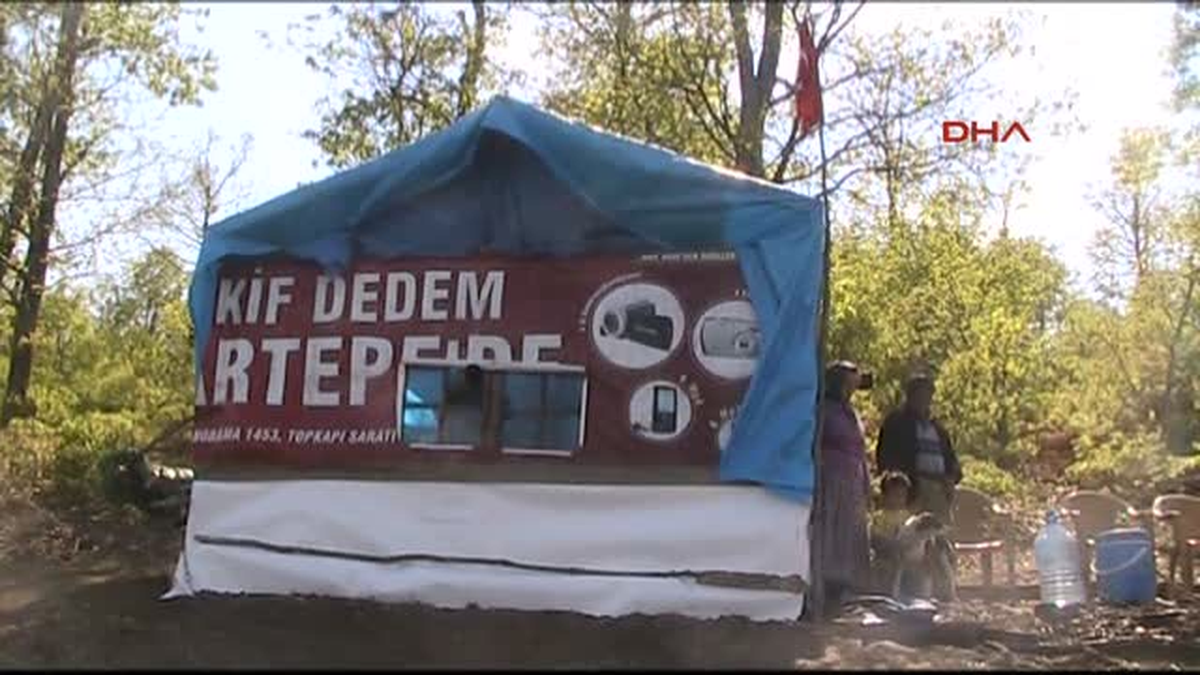 Ormana Kurdukları Çadırda Yaşam Mücadelesi Veriyorlar