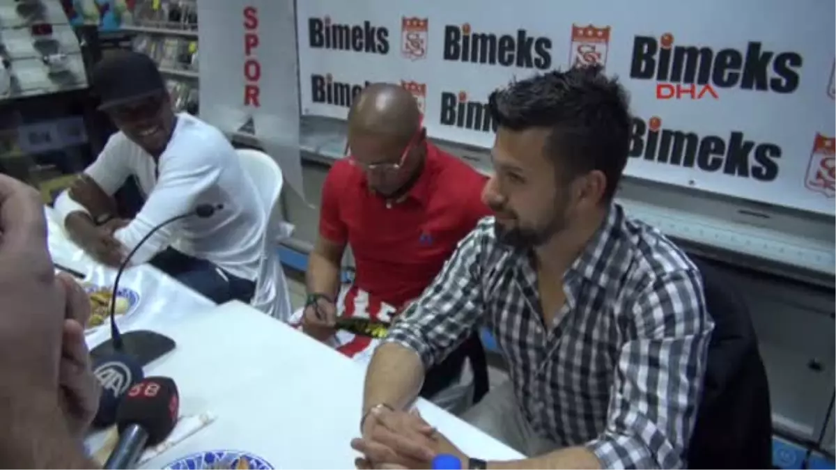 Teknik Direktör Carlos İmza Gününe Katıldı