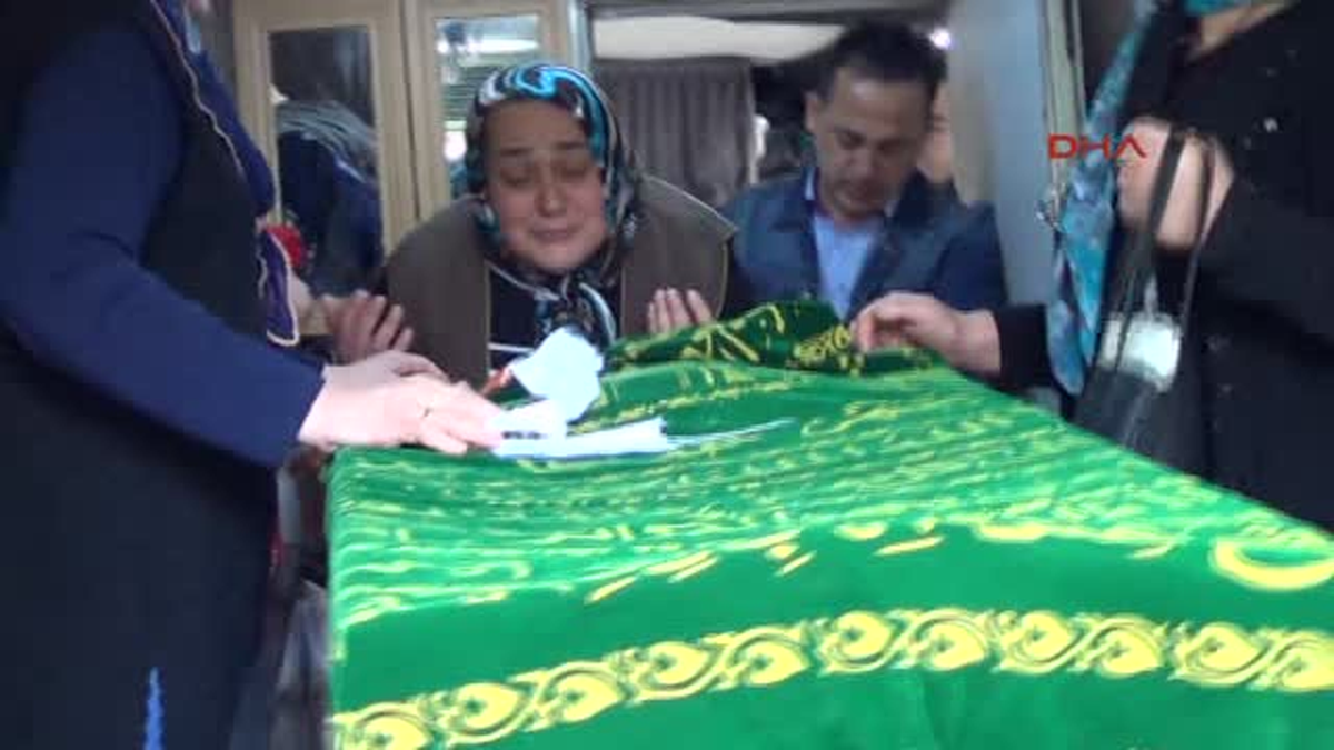 Sınavda Kalp Pili Duran Üniversiteli Ezgi, Yaşama Tutunamadı