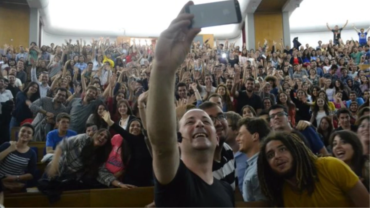 Tolga Çevik ve ODTÜ\'lü Öğrencilerden Çılgın Selfie