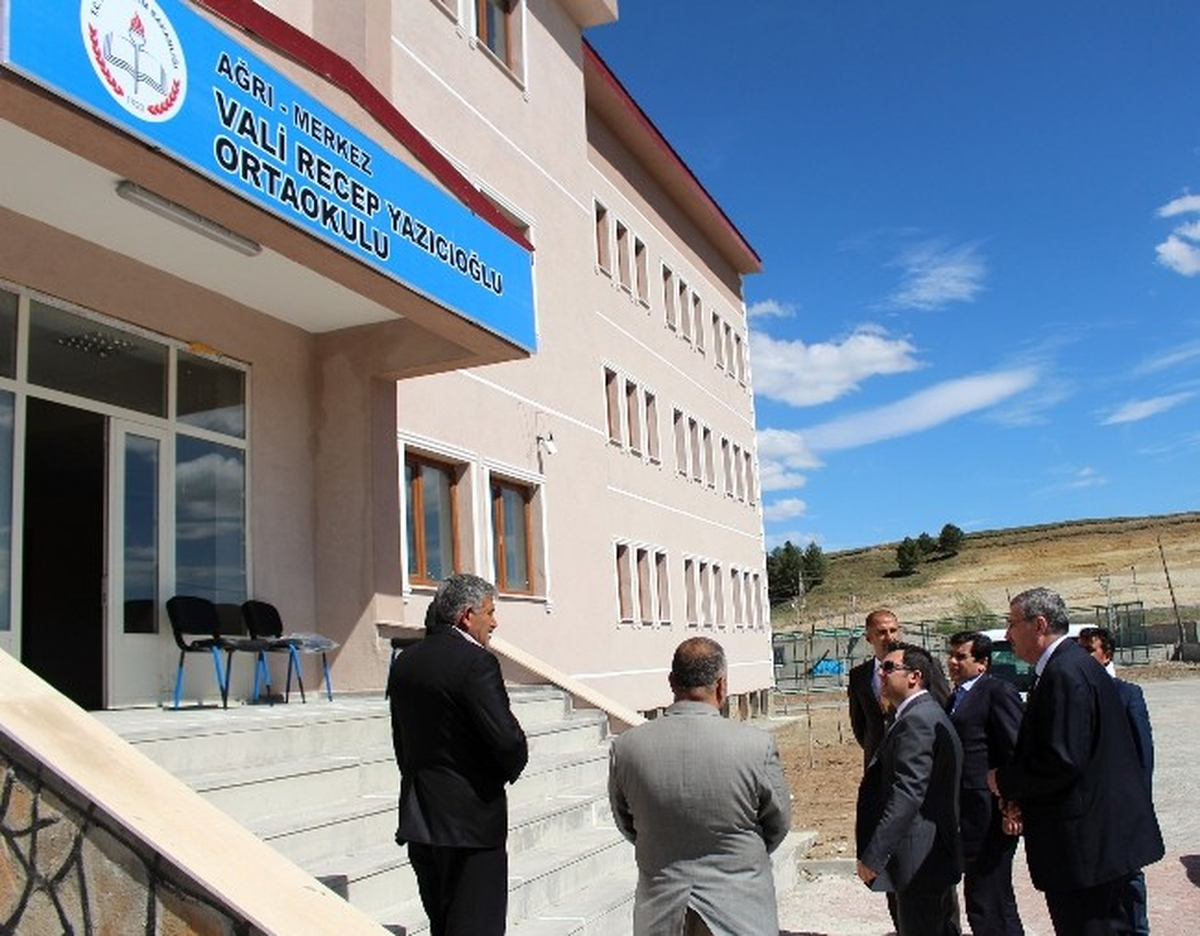 Vali Yardımcısı Tengir Okul İnşaatlarında İncelemelerde Bulundu