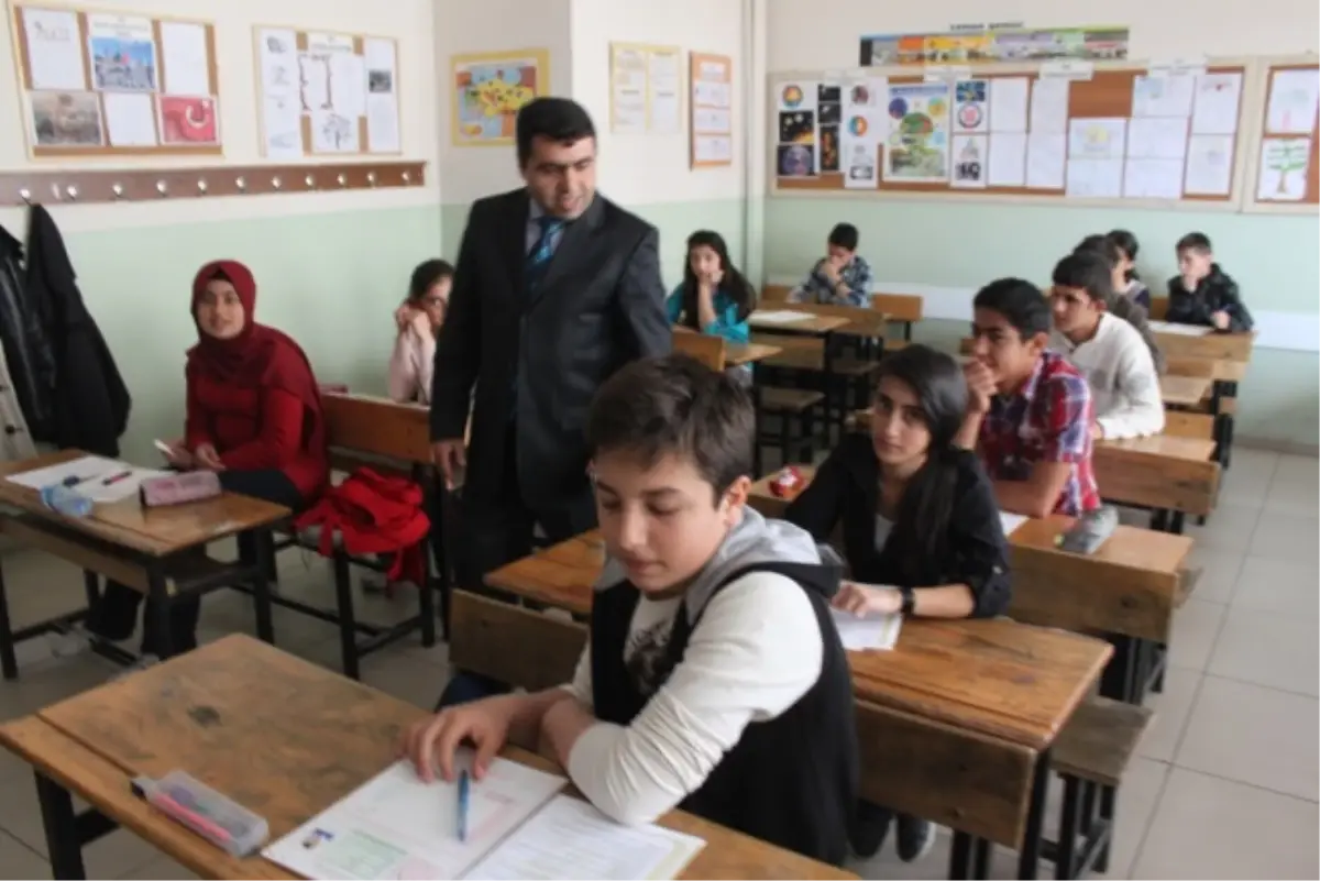 Van\'da Ortak Sınavlar Sorunsuz Geçti