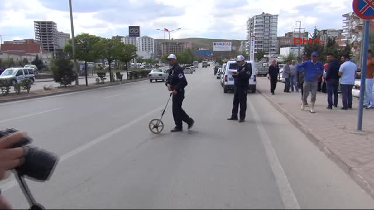 Yolun Karşısına Geçerken Otomobilin Çarptığı Kadın Hayatını Kaybetti