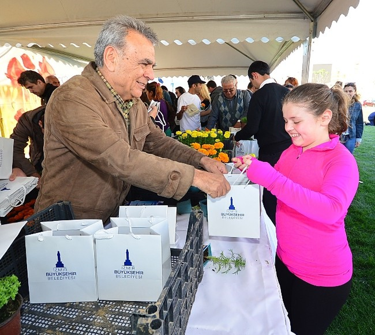 1 Mayıs\'ta Bayındır\'a "Çiçekli" Davet