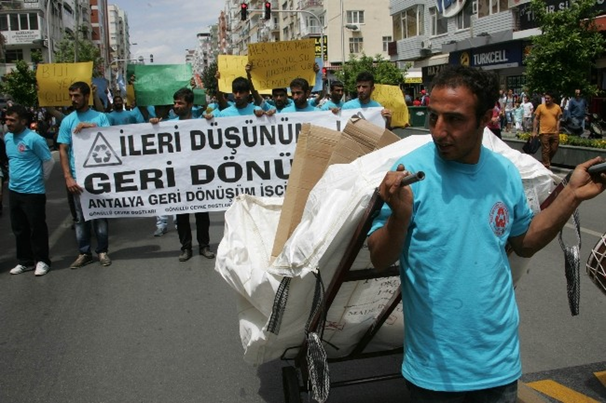 20 Yıl Sonra Cumhuriyet Meydanı\'nda 1 Mayıs Kutlamaları