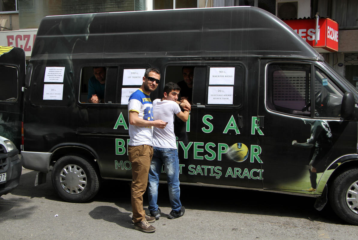 Akhisar Belediyespor\'un Kombine Biletleri İzmir\'de Satışta
