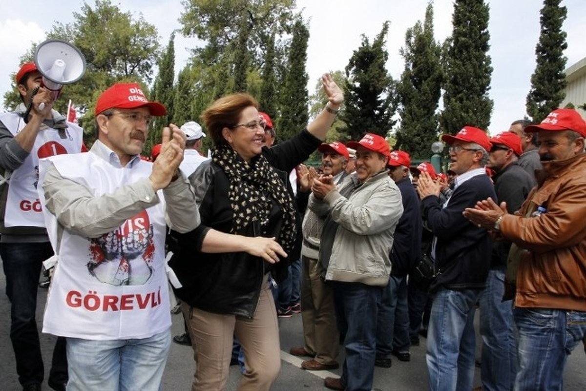 Başkan Pektaş, 1 Mayıs\'ta İşçilerle Kolkola