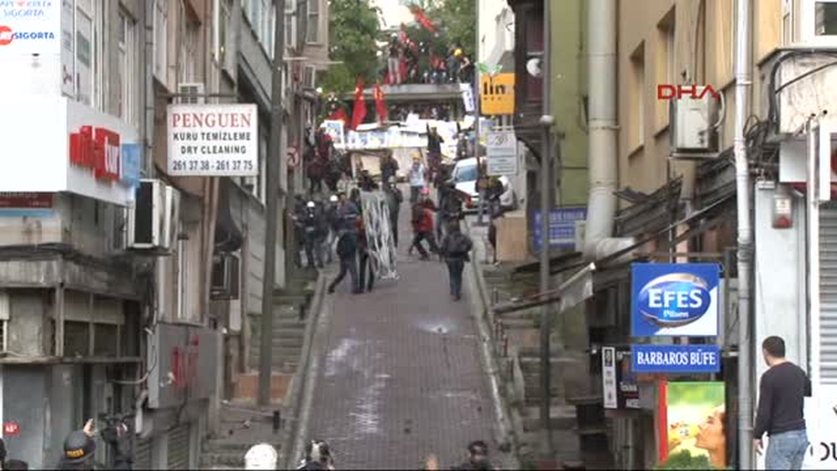 Beşiktaş Barbaros Bulvarı\'nda Polis Müdahalesi