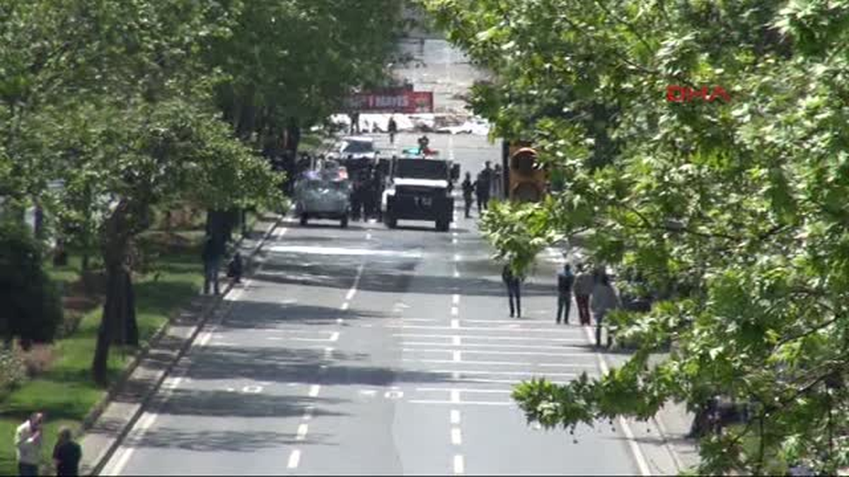 Beşiktaş Barbaros Bulvarı\'nda Polis Müdahalesi