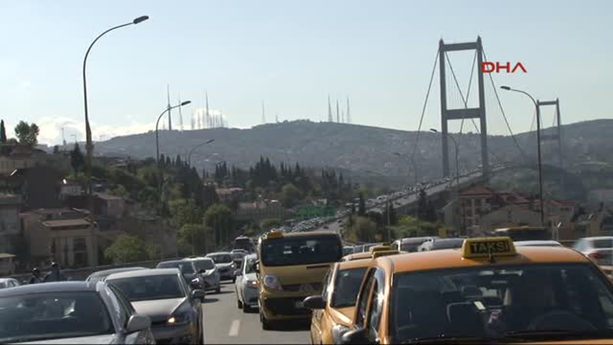 Boğaziçi Köprüsü\'nde Trafik Felç