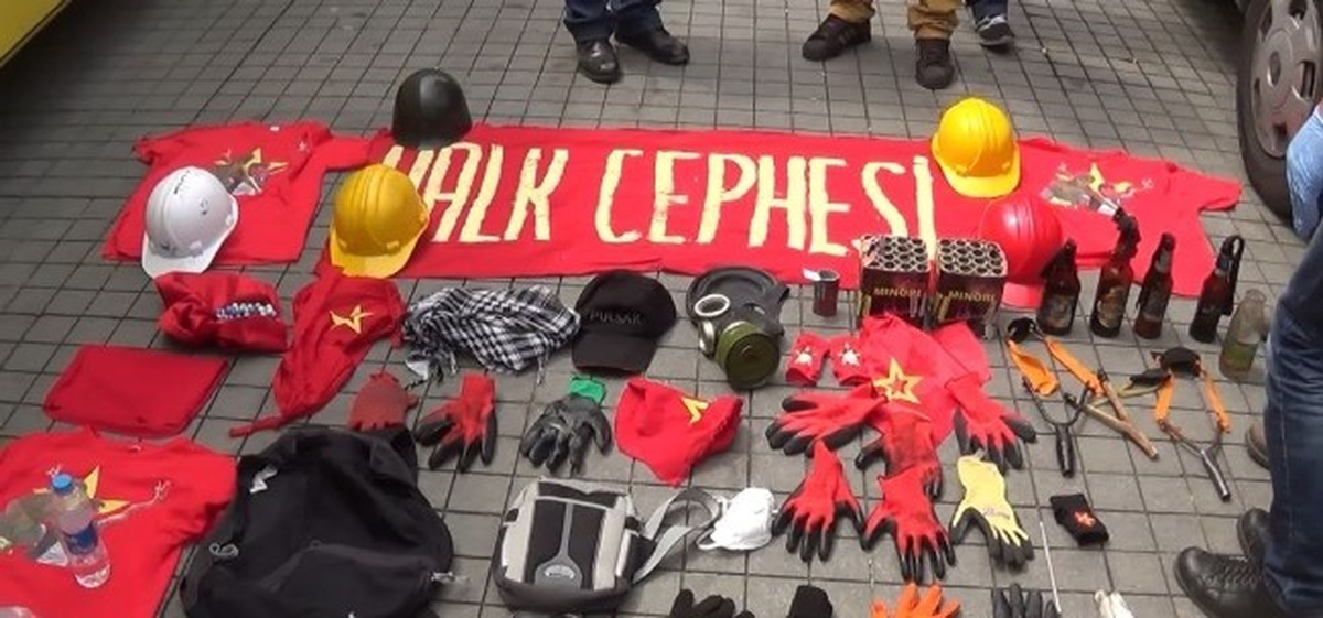 Çantasından Bomba Çıkan Gösterici Gözaltına Alındı