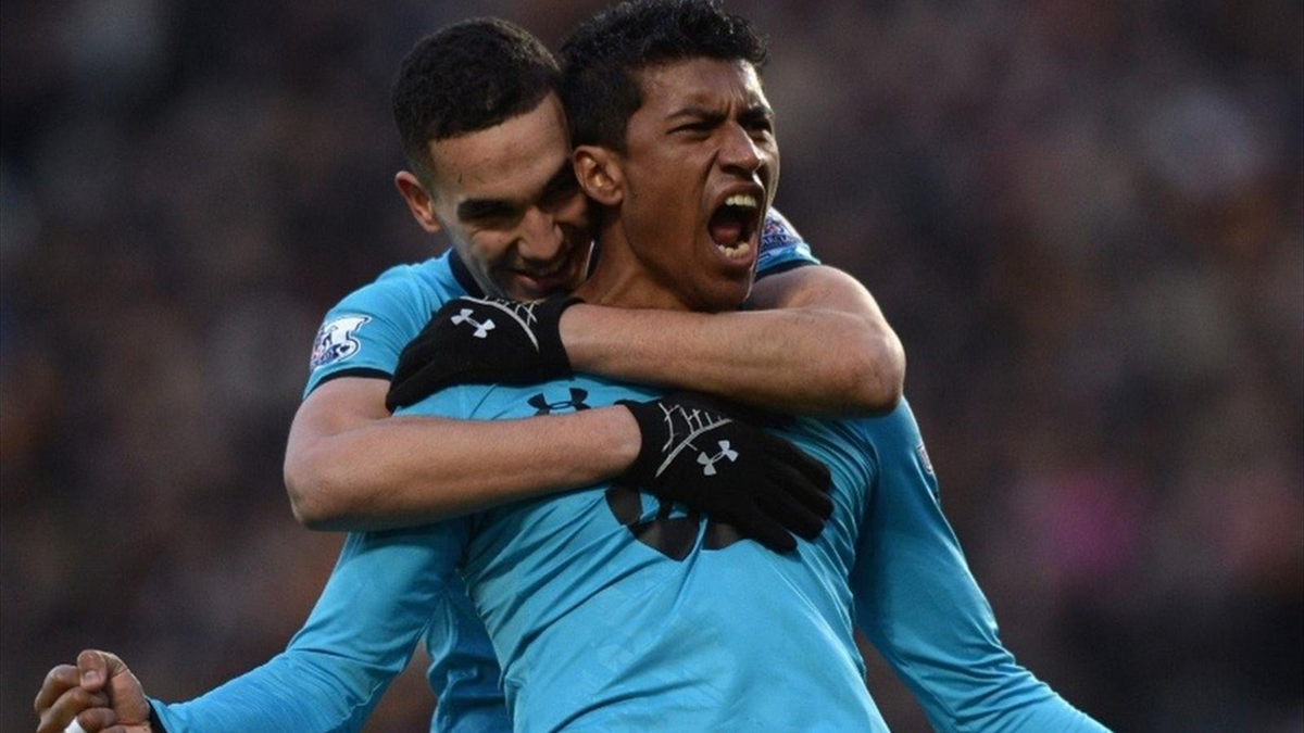 Chelsea Paulinho Transferinde Sona Yaklaştı
