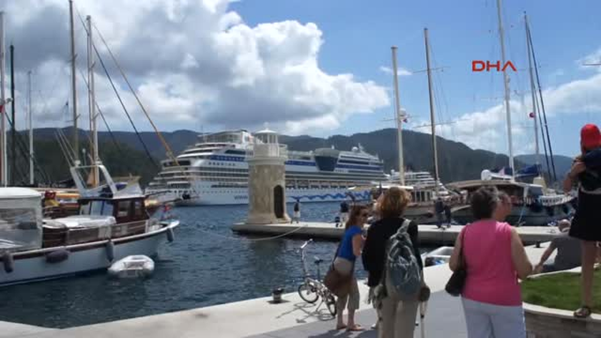 Denizden Alman Turist Yağdı