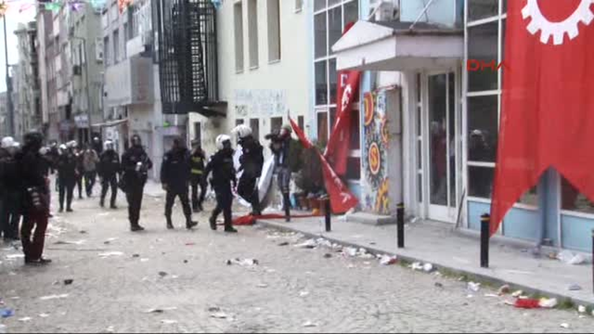 Disk Önünde Polis Müdahalesi