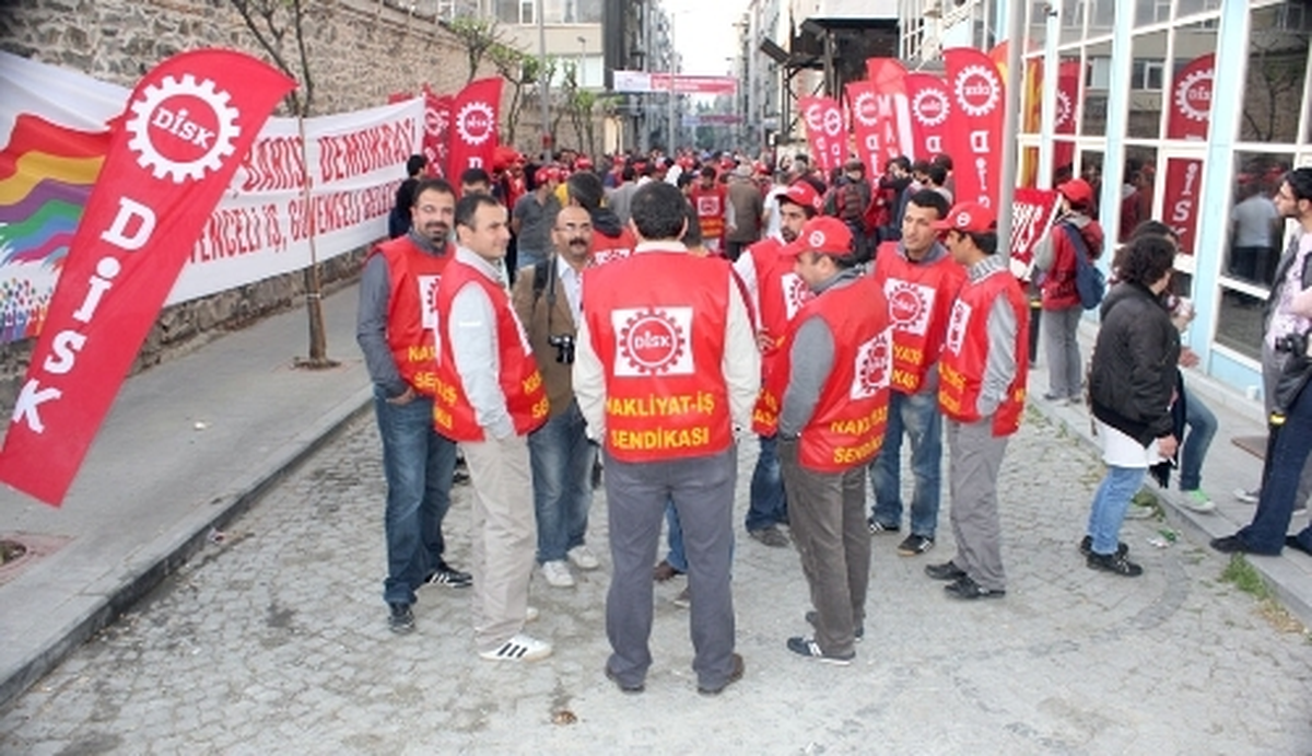 Disk Önünde Toplanmalar Başladı