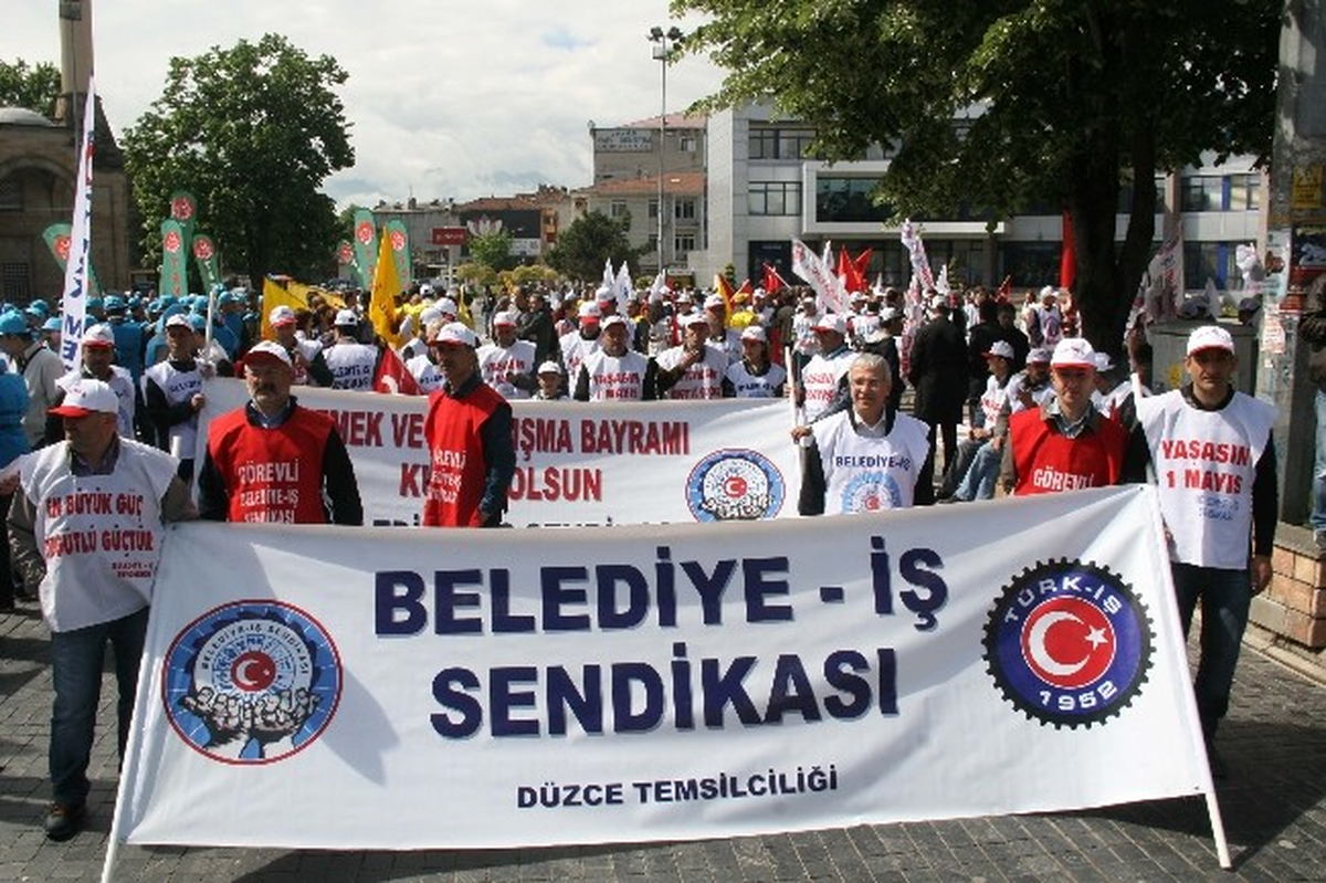 Düzce\'de 1 Mayıs Kutlamalarında HDP Gerginliği