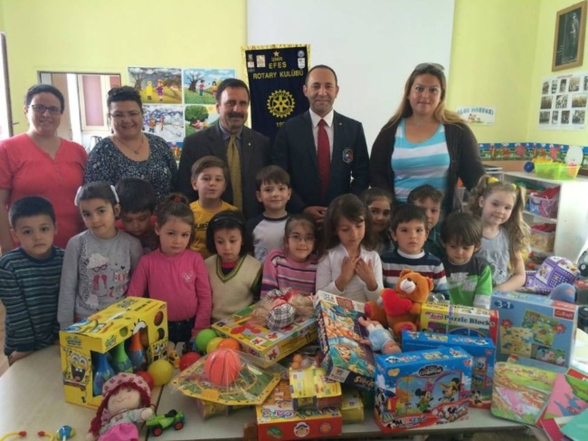 Efes Rotary Urlalı Çocukları Sevindirdi