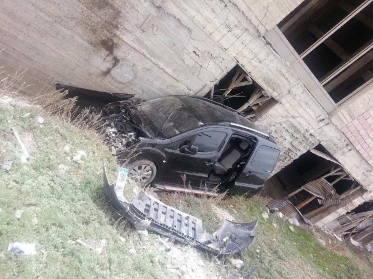 Erzurum\'da Trafik Kazası: 1\'i Çocuk 3 Yaralı