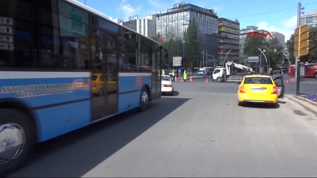 Ethem Sarısülük\'ü Anmak İçin Yürümek İsteyen Gruba Polis İzin Vermedi