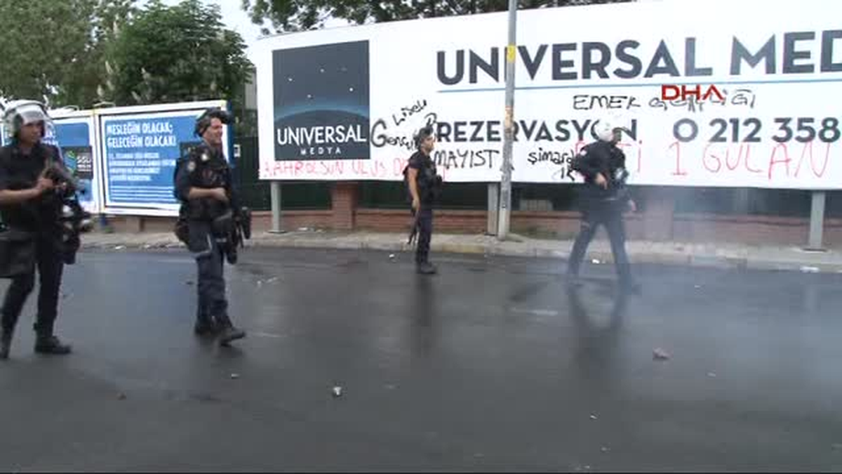 Eylemci Böyle Gözaltına Alındı, Vatandaşlar Tepki Gösterdi