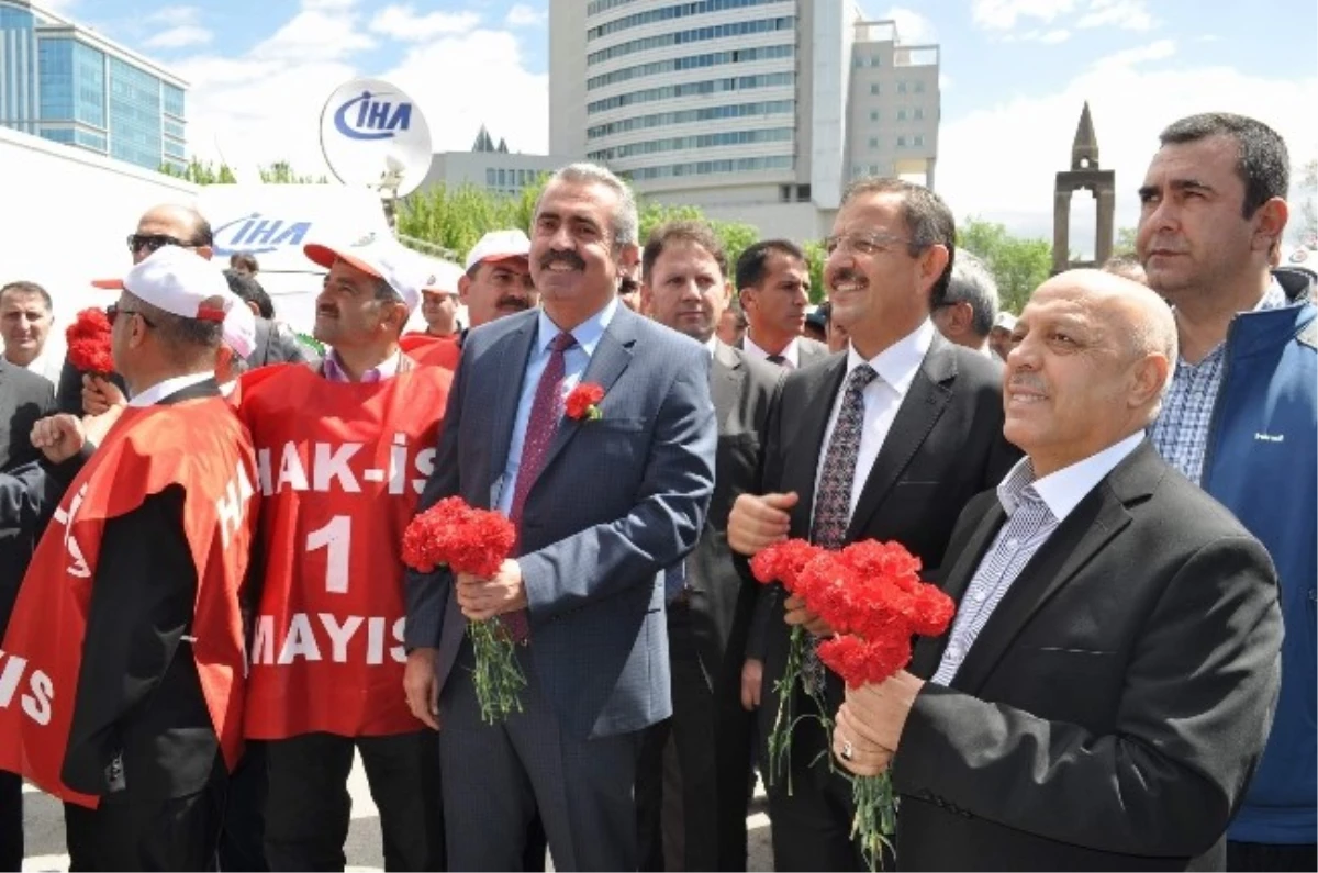 Hak-İş 1 Mayıs\'ı Kayseri\'de Kutluyor