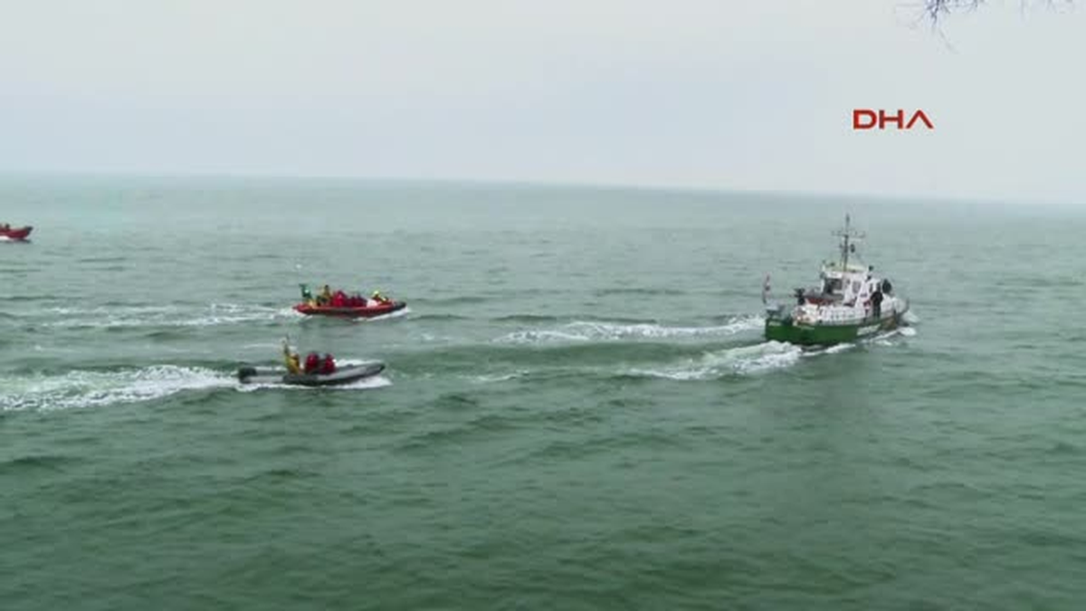 Hollanda\'da 44 Greenpeace Eylemcisi Göz Altına Alındı