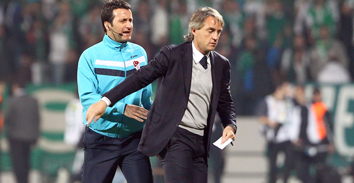 İngiliz Devleri, Mancini\'yi Listeye Aldı