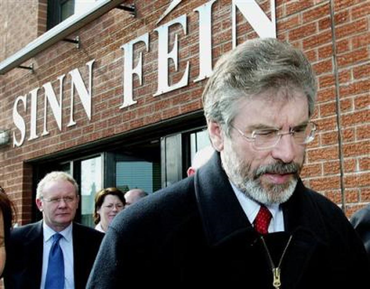 İrlanda\'da Sinn Fein Partisinin Lideri Gözaltına Alındı