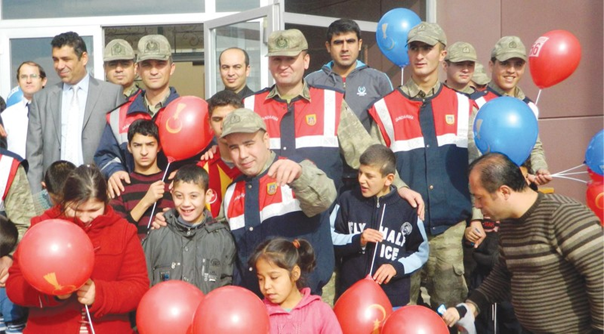 Jandarma Okulu Öğrencilerinden Engelli Öğrencilere Ziyaret