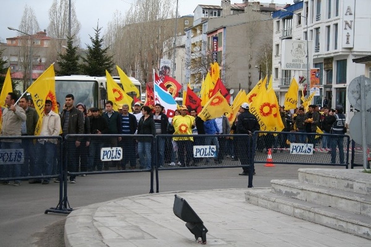 Kars\'ta 1 Mayıs İşçi Bayramı Etkinlikleri...