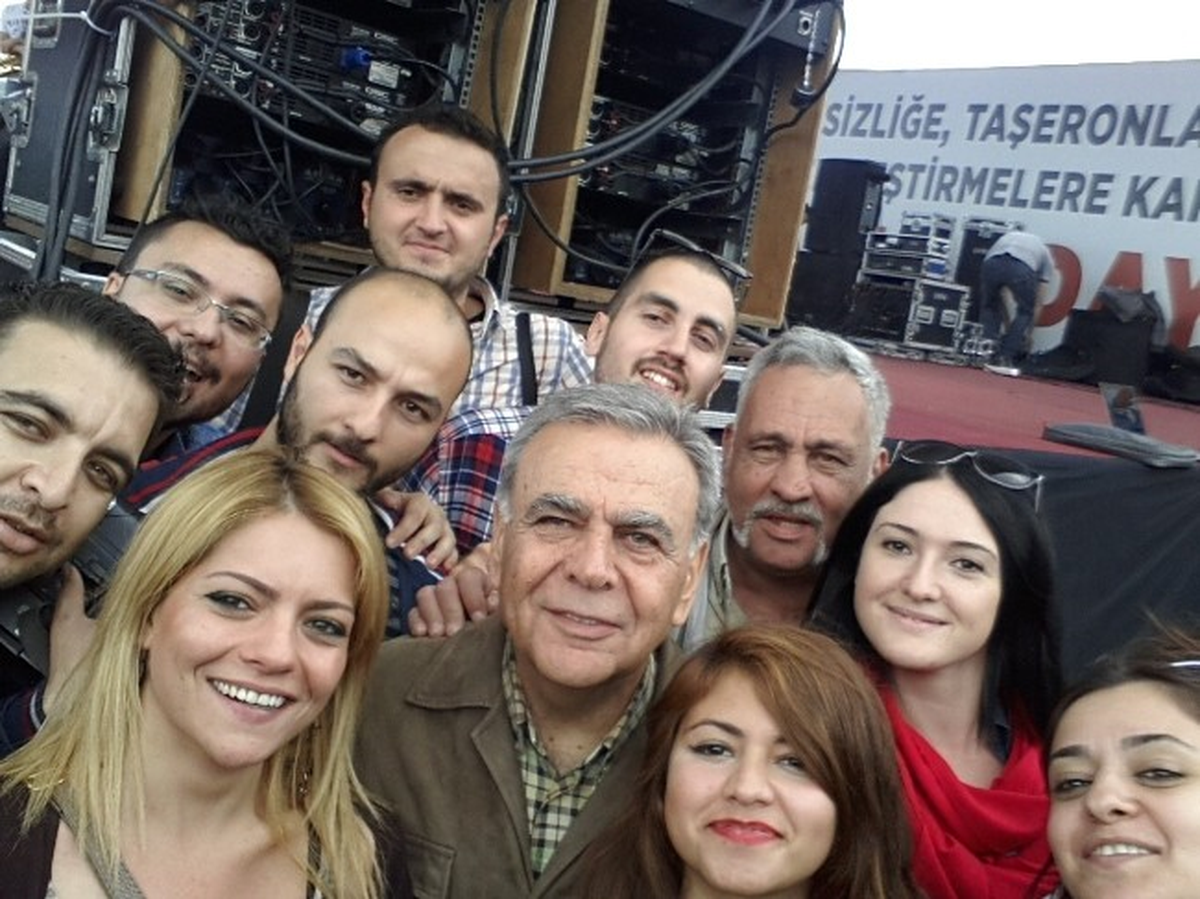 Kocaoğlu\'ndan Basınla 1 Mayıs Selfie\'si