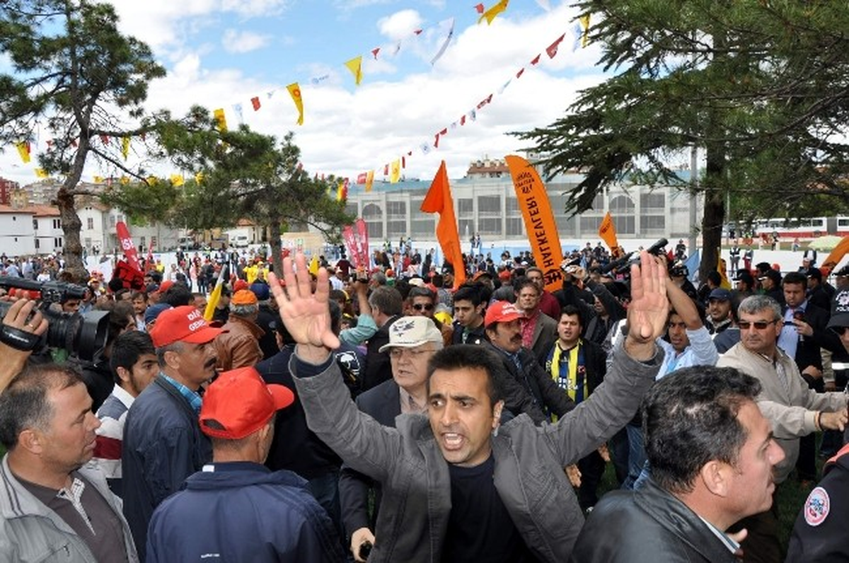 Konya\'da 1 Mayıs Kutlamalarında Arbede