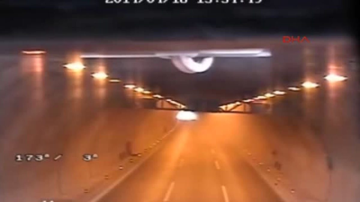 Lastik Patladı, Kıvılcımları Tır\'ı Yaktı