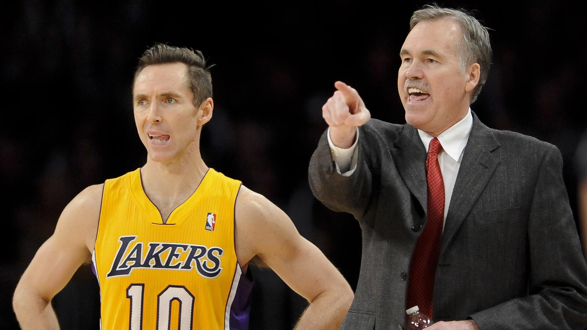 Los Angeles Lakers\'ta Koç Mike D\'antoni İstifa Etti