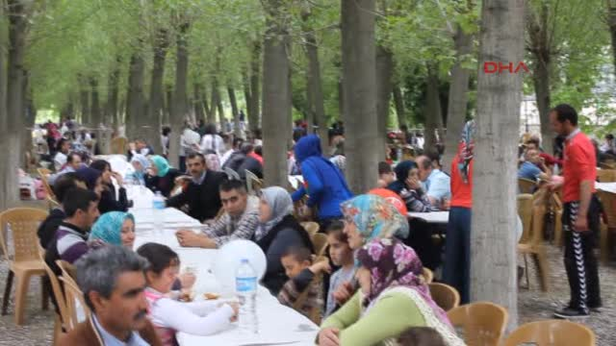 Mermer Fabrikası Çalışanları, 1 Mayıs\'ı Piknikte Kutladı