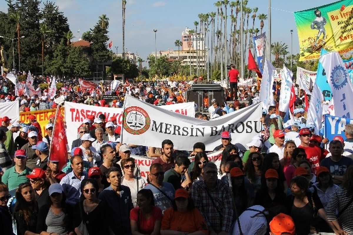 Mersin\'de 1 Mayıs Binlerin Katılımıyla Kutlandı